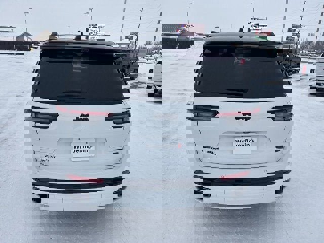 Used 2023 Jeep Grand Cherokee L Summit w/ Advanced Protech Group IV image 4