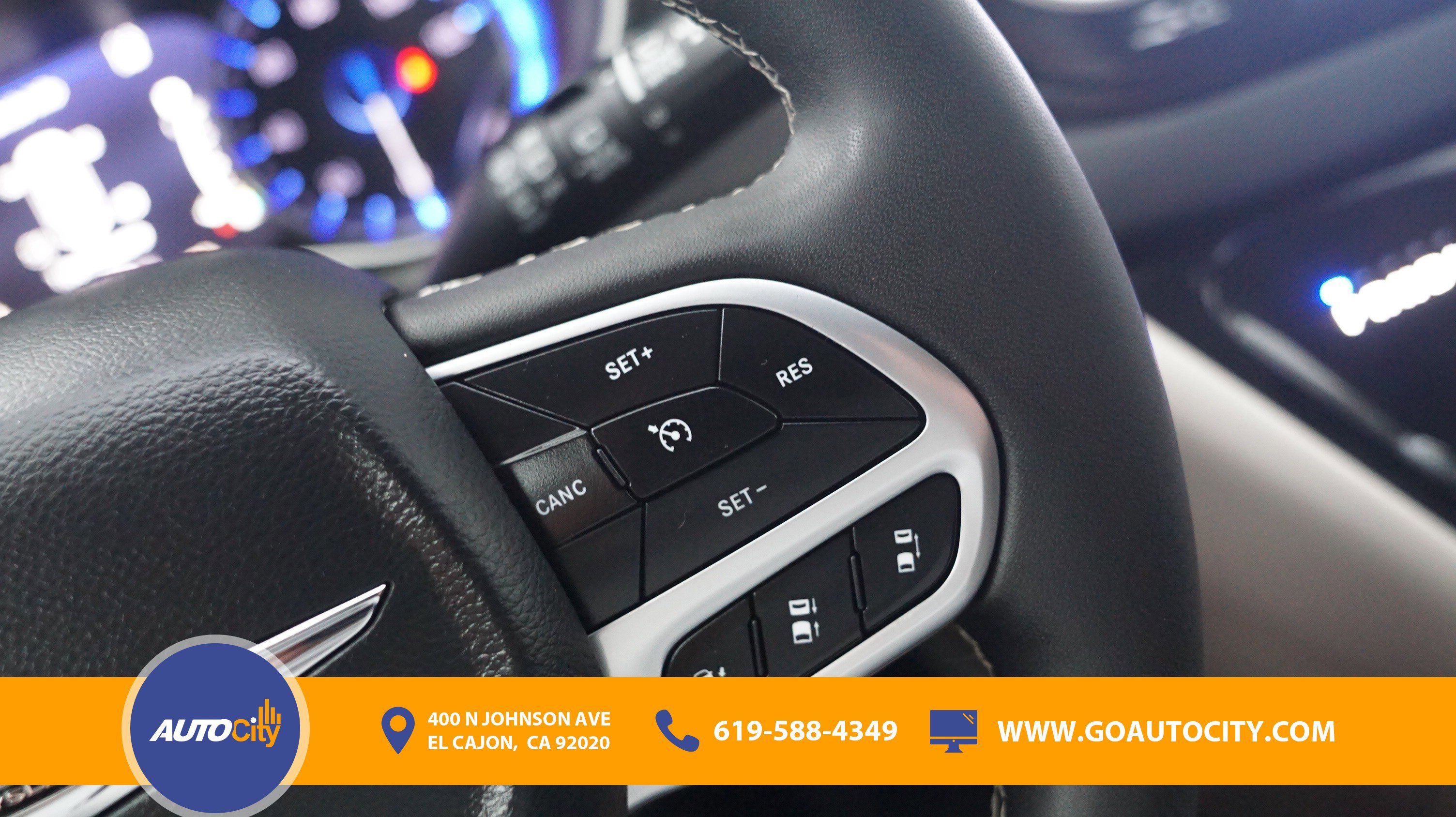 Used 2024 Chrysler Pacifica Touring-L FWD image 22