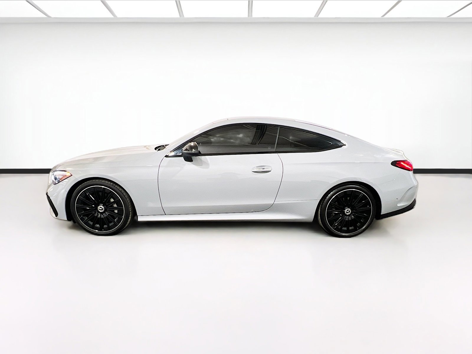 Used 2024 Mercedes-Benz CLE 450 4MATIC Coupe image 25