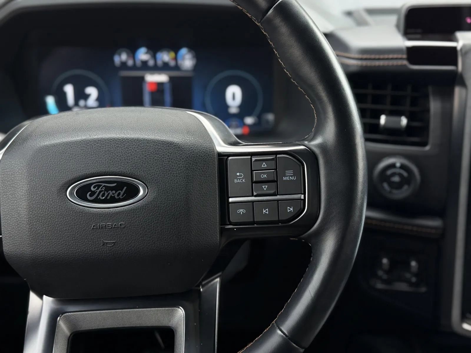 Used 2024 Ford Expedition Max Platinum image 28