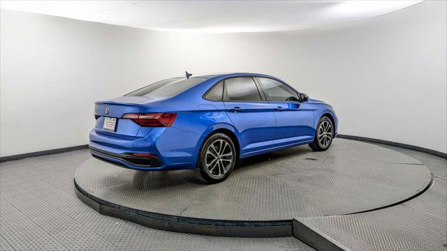 Used 2024 Volkswagen Jetta Sport image 8