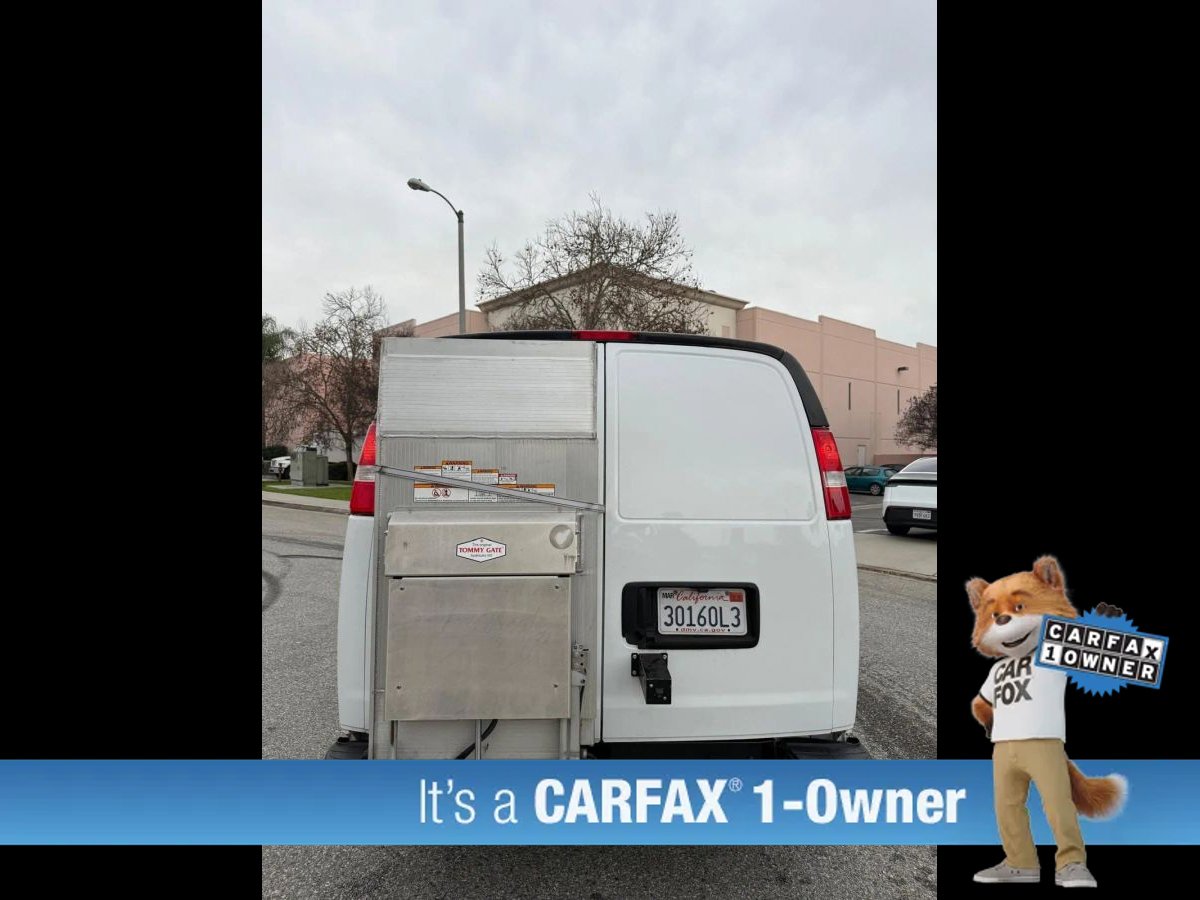 Used 2021 Chevrolet Express 3500 w/ Driver Convenience Package image 5