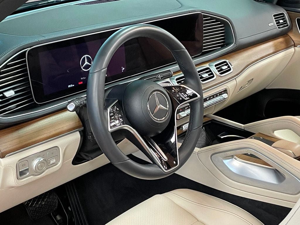 Used 2024 Mercedes-Benz GLE 450e 4MATIC image 13