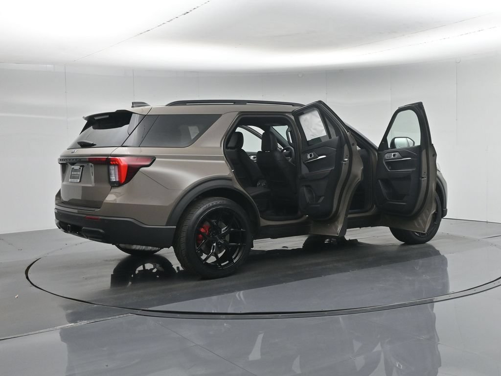 New 2026 Ford Explorer ST-Line w/ ST-Line Street Pack RWD image 5