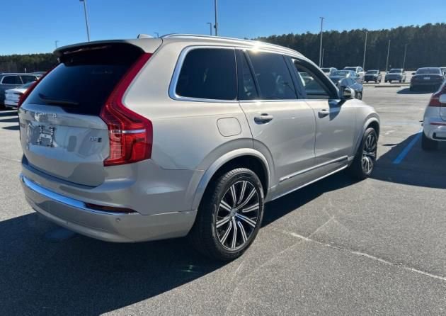 Used 2025 Volvo XC90 B5 Core image 2