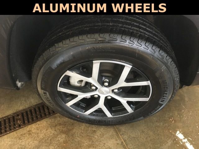 Used 2024 Jeep Grand Cherokee Limited w/ Trailer Tow Package image 11