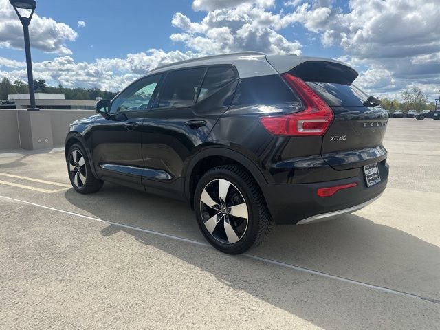 Used 2020 Volvo XC40 T5 Momentum w/ Protection Package Premier image 5