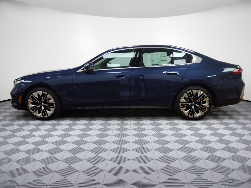 Used 2026 BMW 530i xDrive AWD/4WD image 6