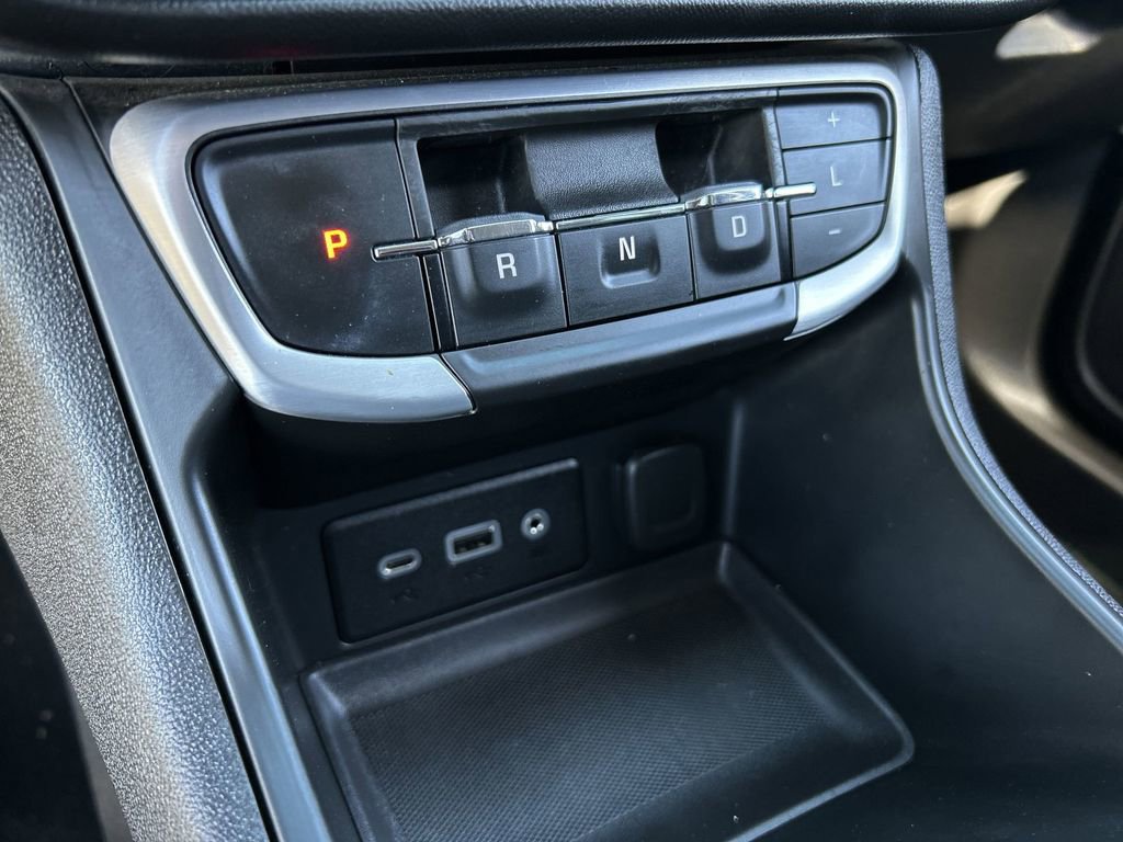 Used 2022 GMC Terrain SLE FWD image 16