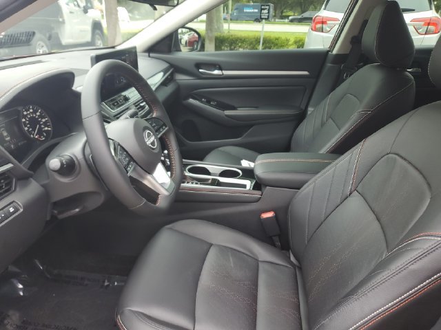 Used 2025 Nissan Altima 2.5 SR w/ SR Premium Package FWD image 22