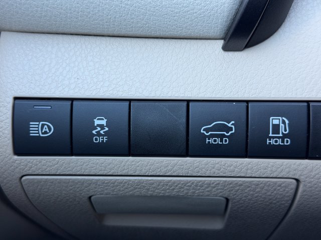 Certified 2019 Toyota Camry LE FWD image 36