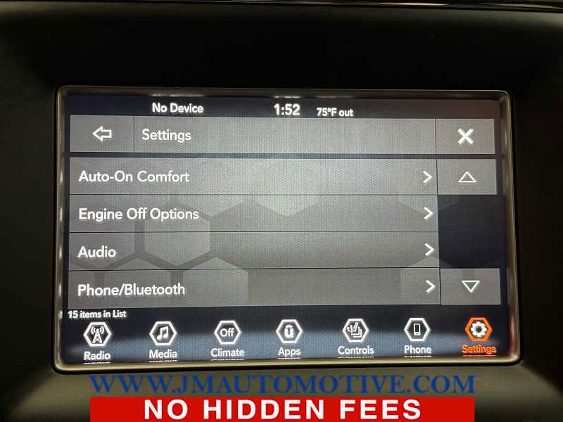 Used 2019 Jeep Grand Cherokee Laredo w/ Security & Convenience Group AWD/4WD image 32