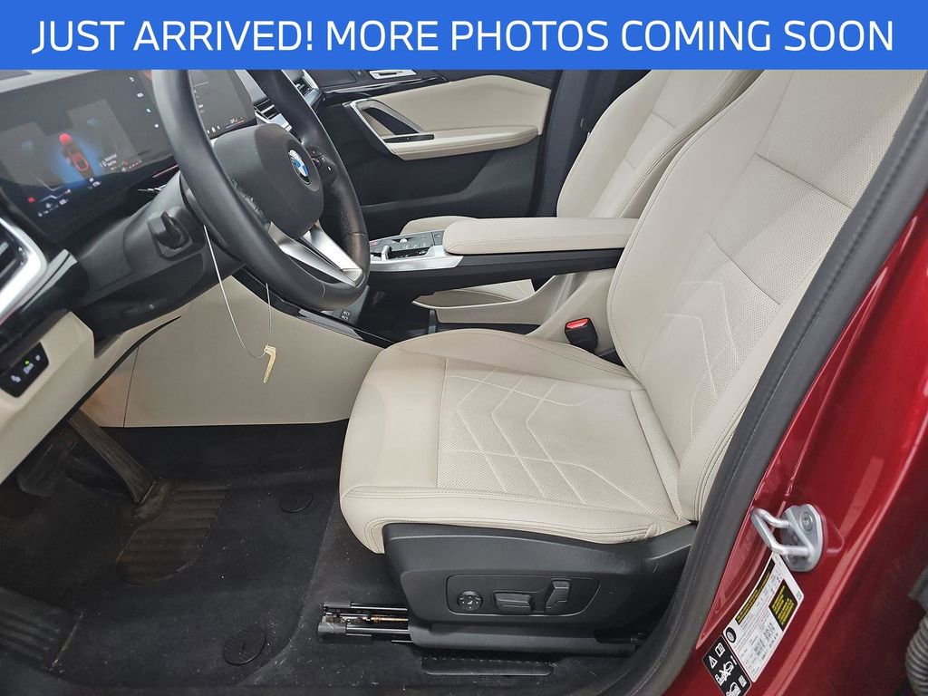 Used 2025 BMW X2 xDrive28i image 2