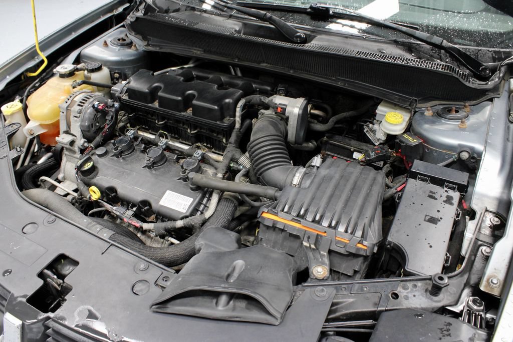 Used 2009 Dodge Avenger R/T FWD image 14