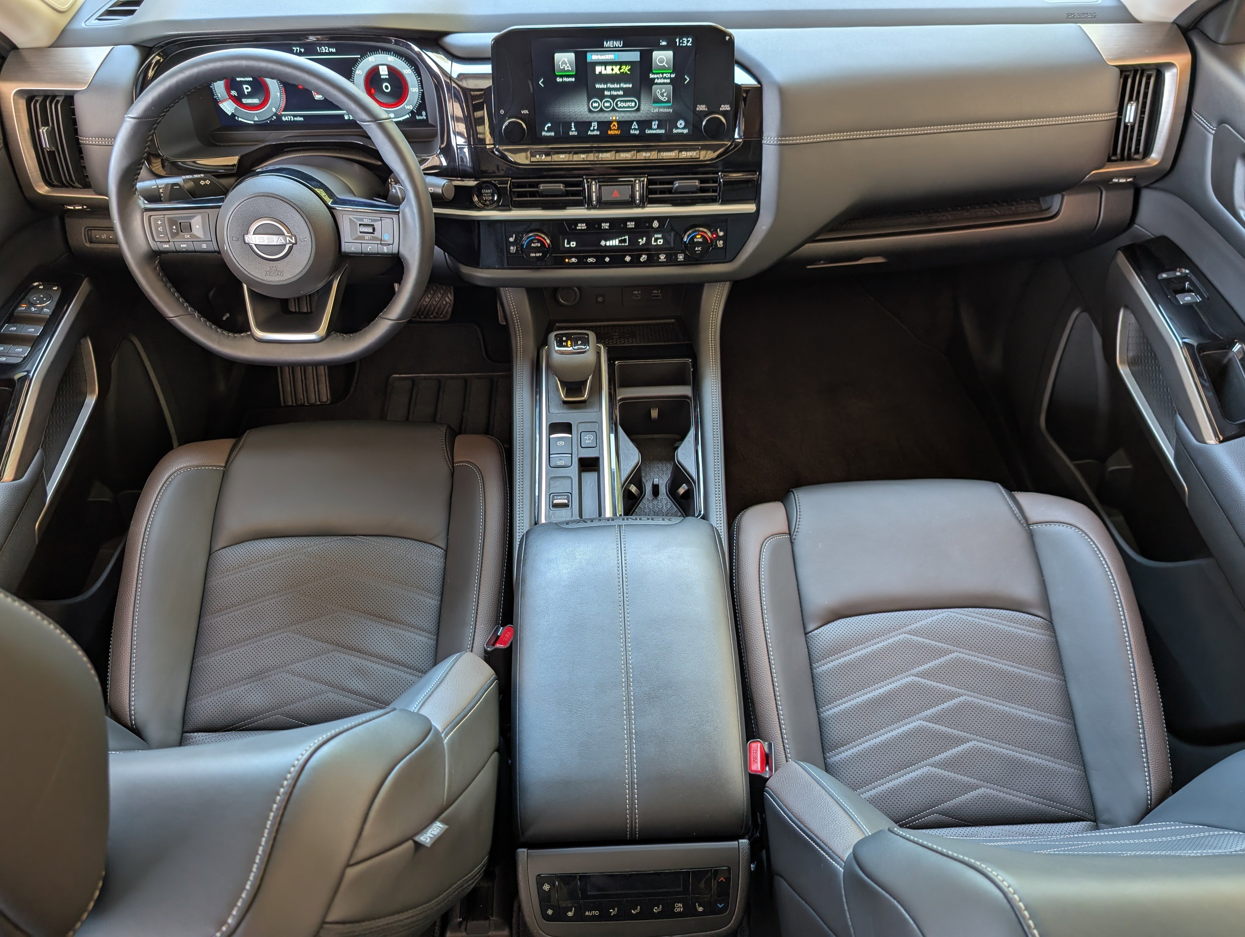 Used 2025 Nissan Pathfinder Platinum FWD image 24