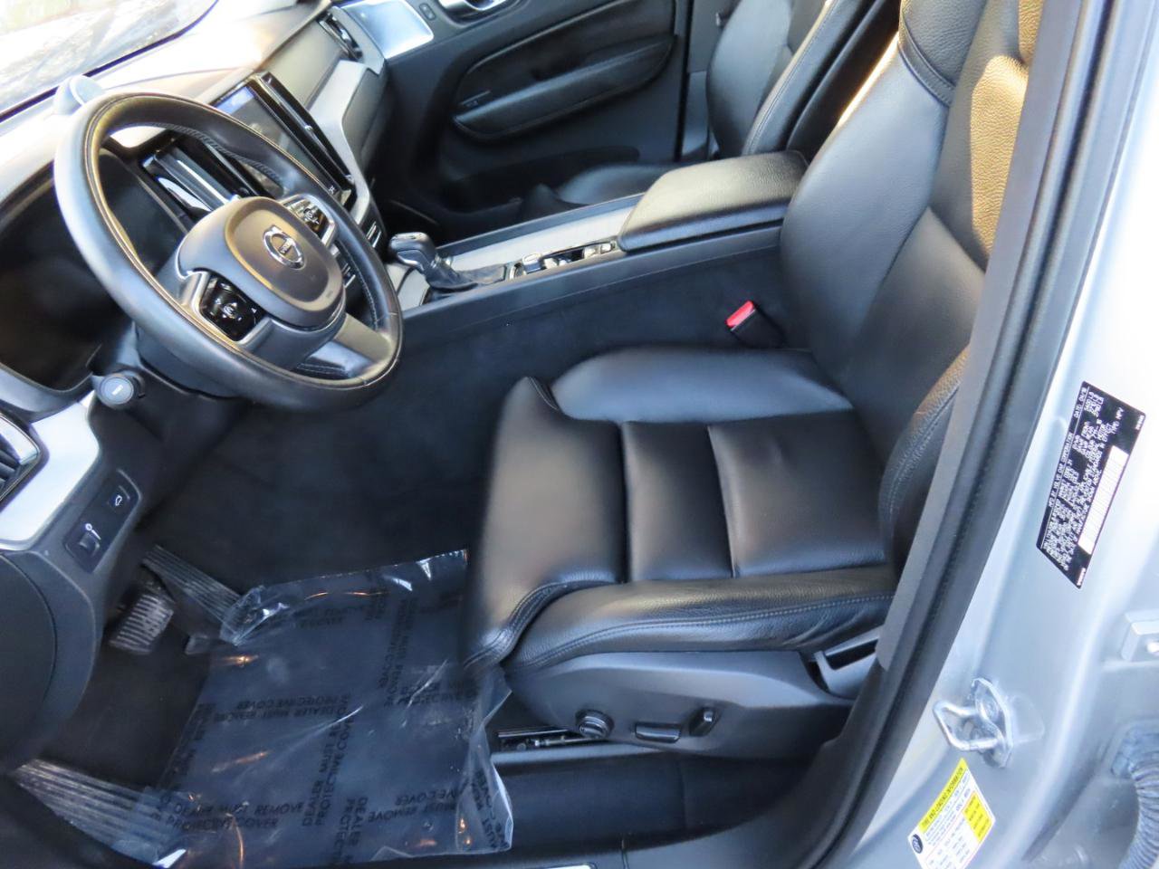 Used 2018 Volvo XC60 T6 Inscription w/ Convenience Package image 5