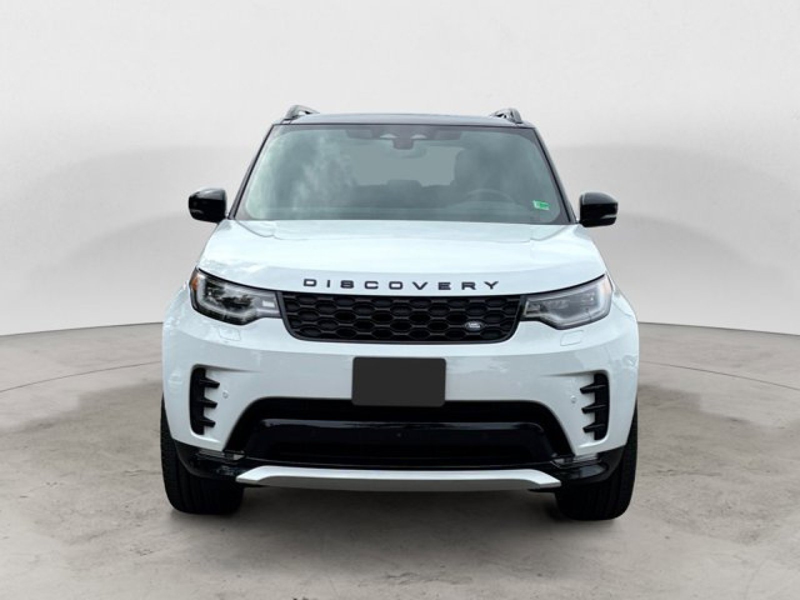 New 2025 Land Rover Discovery Dynamic SE image 8