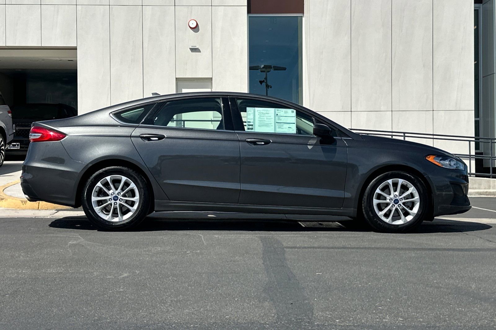 Certified 2020 Ford Fusion SE FWD image 2