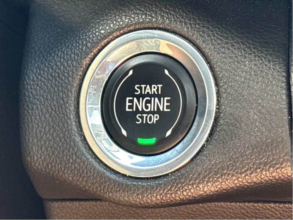 Used 2021 Buick Envision Essence w/ Technology Package I image 18