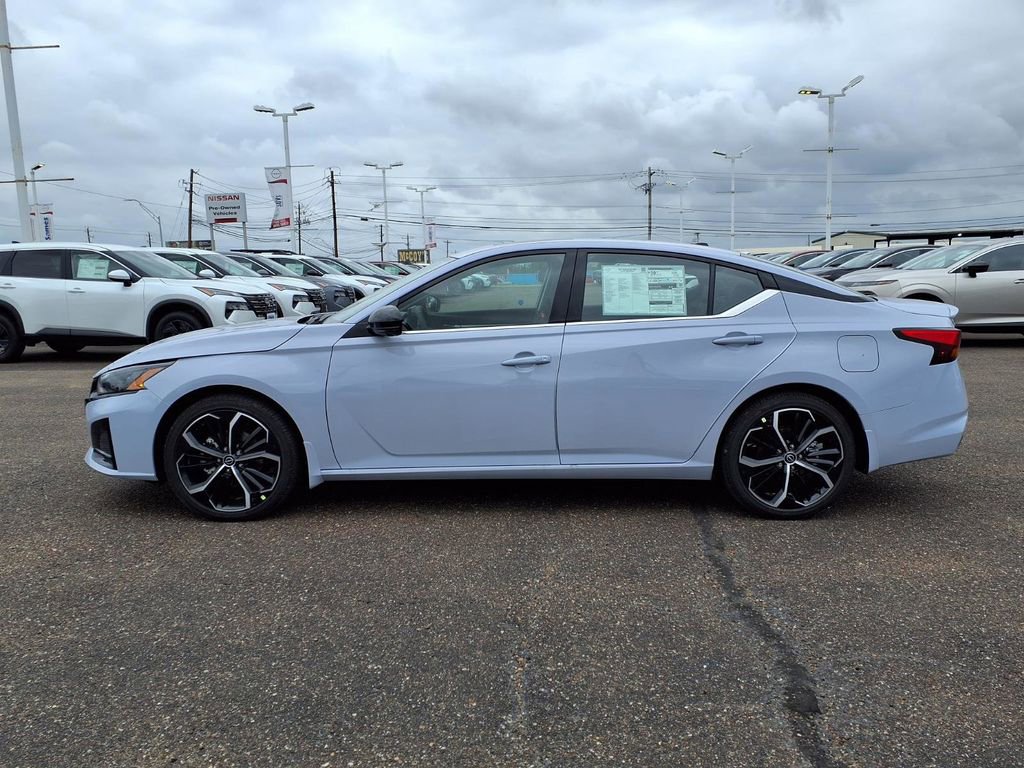 New 2026 Nissan Altima 2.5 SR w/ SR Premium Package FWD image 4