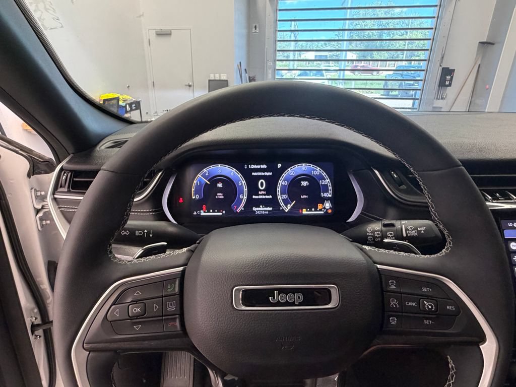 Certified 2023 Jeep Grand Cherokee Altitude AWD/4WD image 27