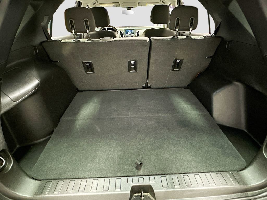 Used 2019 Chevrolet Equinox LS image 24