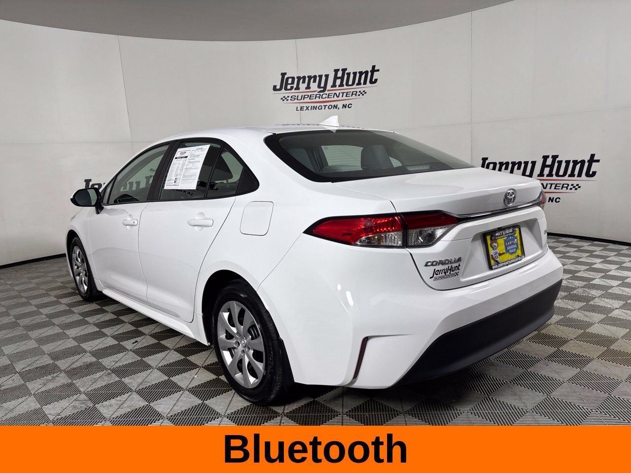 Used 2025 Toyota Corolla LE FWD image 9