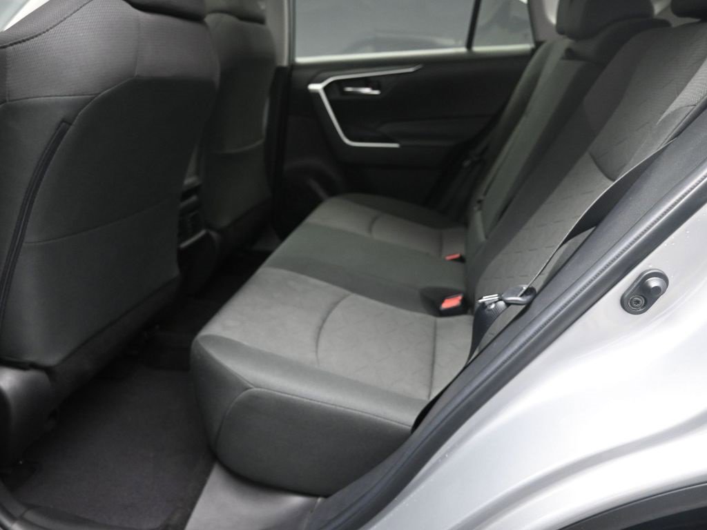 Used 2022 Toyota RAV4 XLE image 21