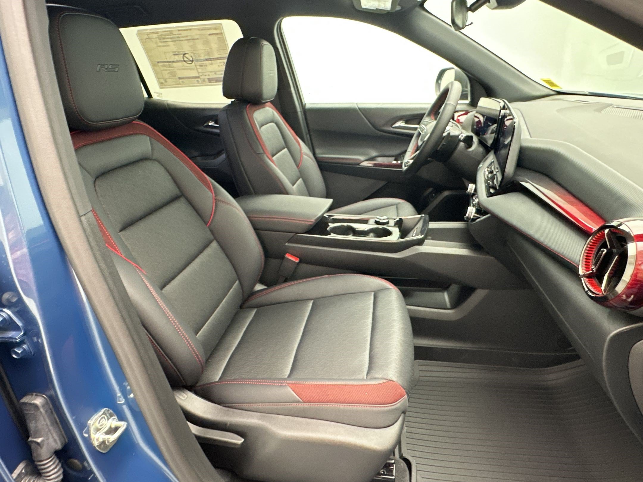 New 2027 Chevrolet Equinox RS w/ LPO, Floor Liner Package AWD/4WD image 25