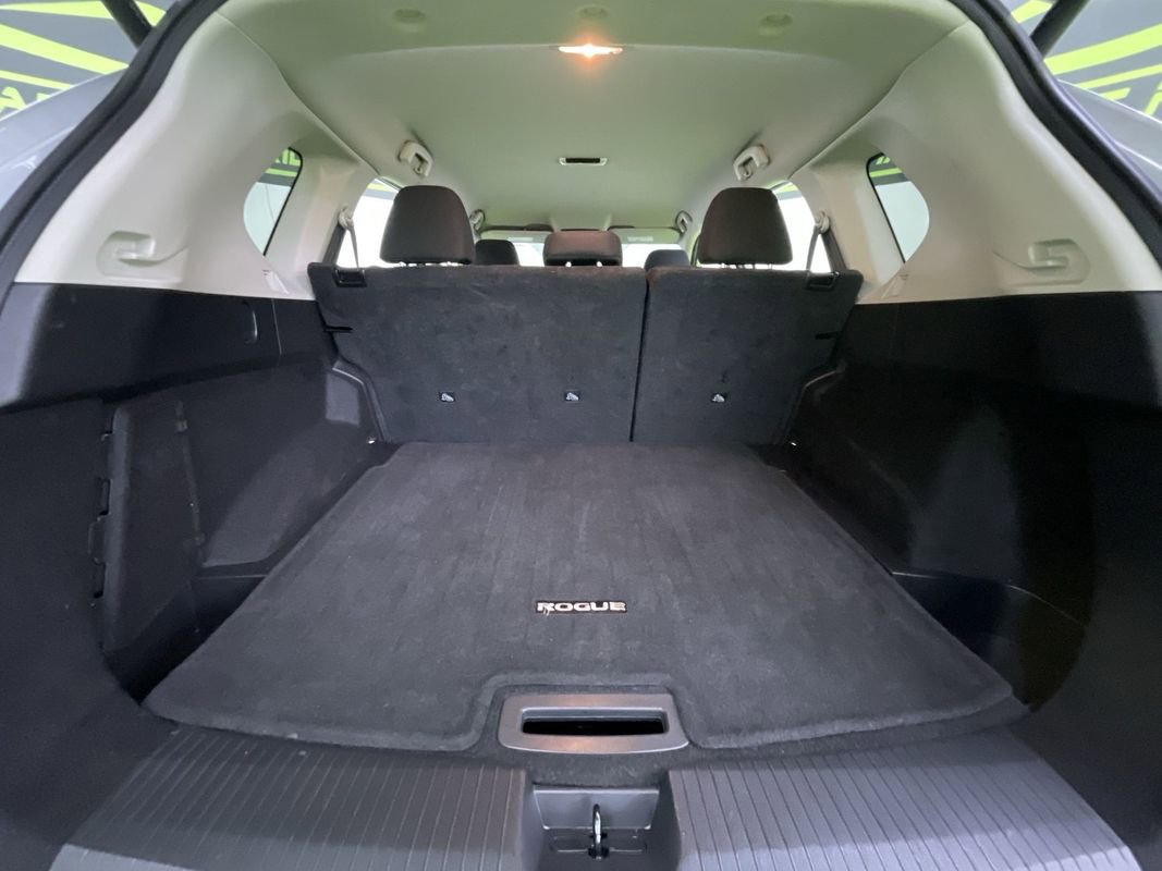 Used 2024 Nissan Rogue SV image 26