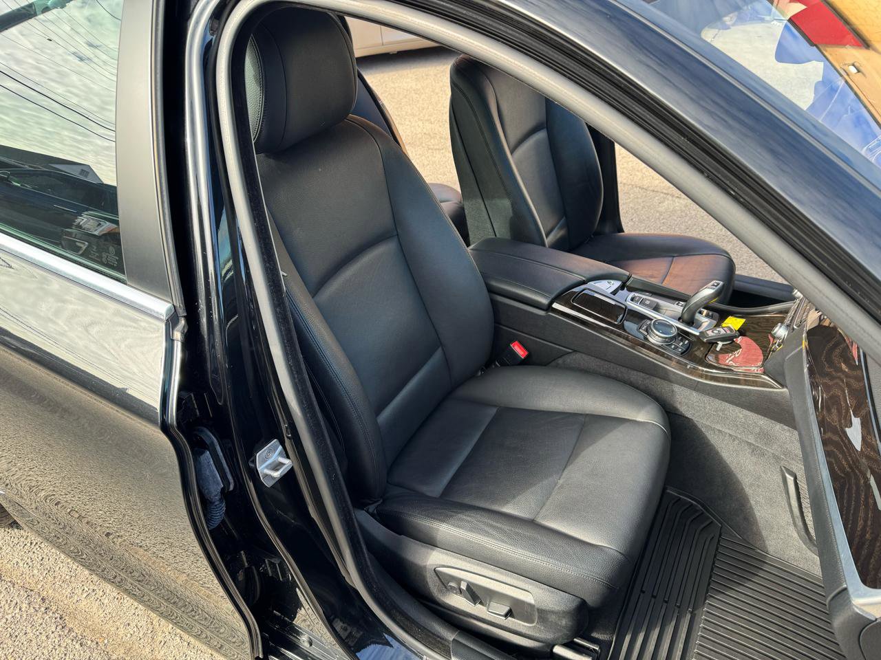 Used 2015 BMW 528i Sedan image 18