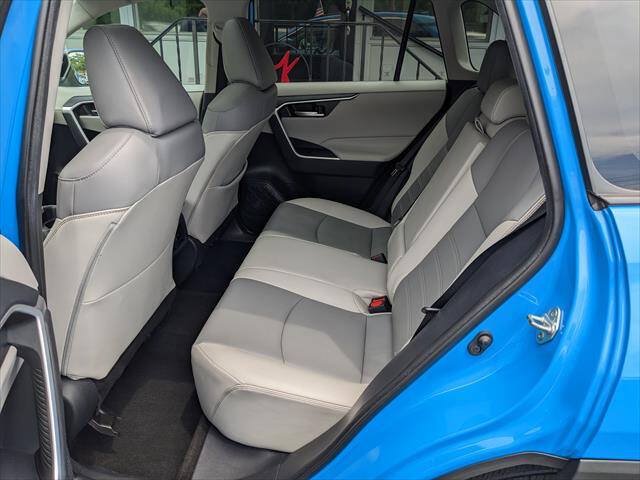 Used 2019 Toyota RAV4 XLE Premium w/ Cold Weather Package AWD/4WD image 14