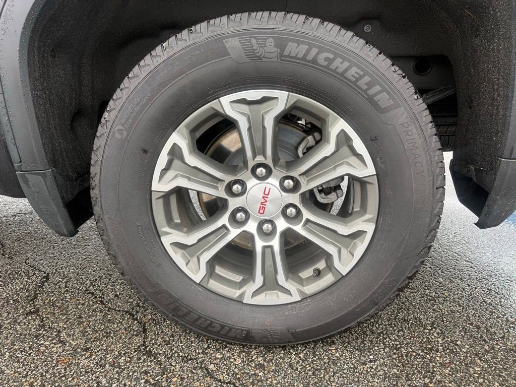 Certified 2025 GMC Sierra 1500 SLT image 5