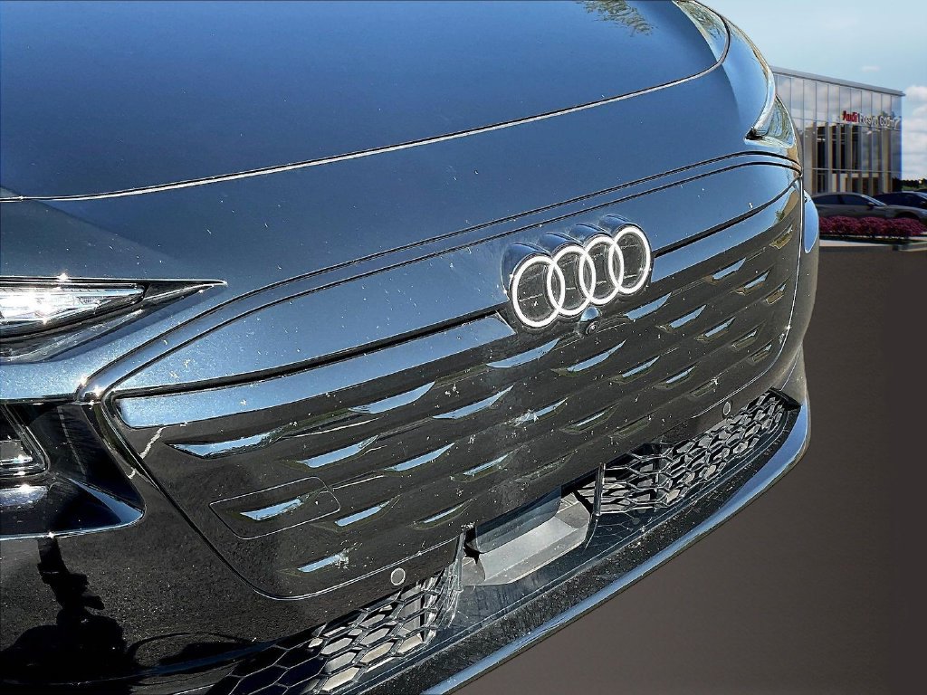 Used 2025 Audi A6 e-tron Prestige AWD/4WD image 34