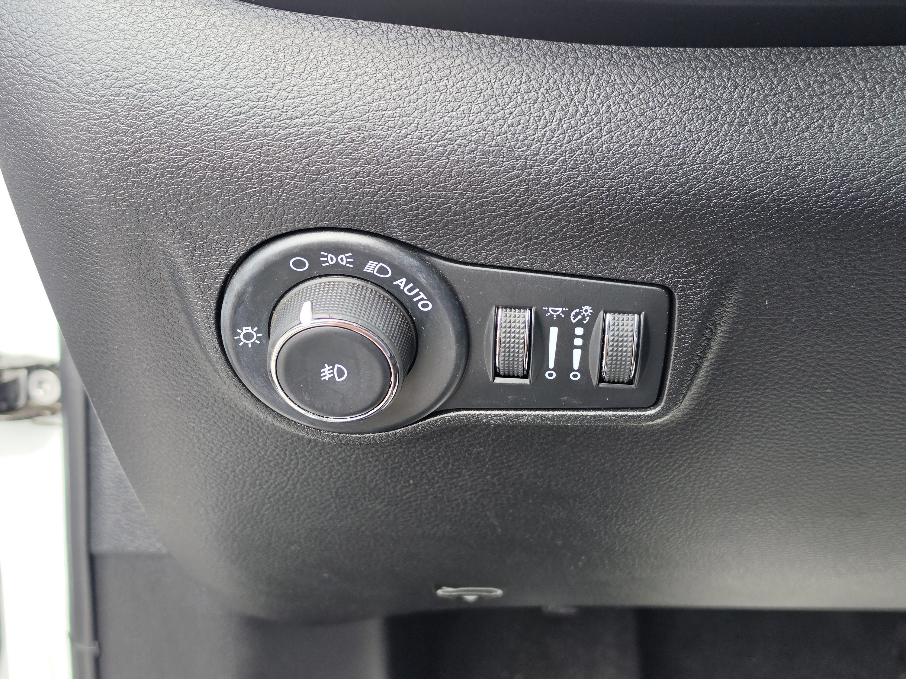 Used 2023 Jeep Compass Latitude AWD/4WD image 31