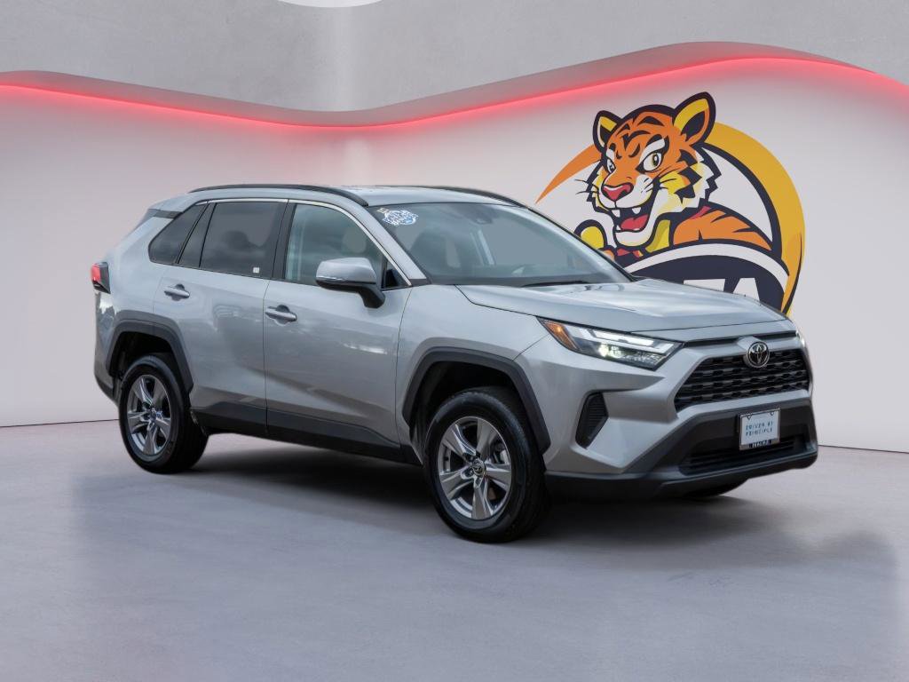 Used 2024 Toyota RAV4 XLE image 3