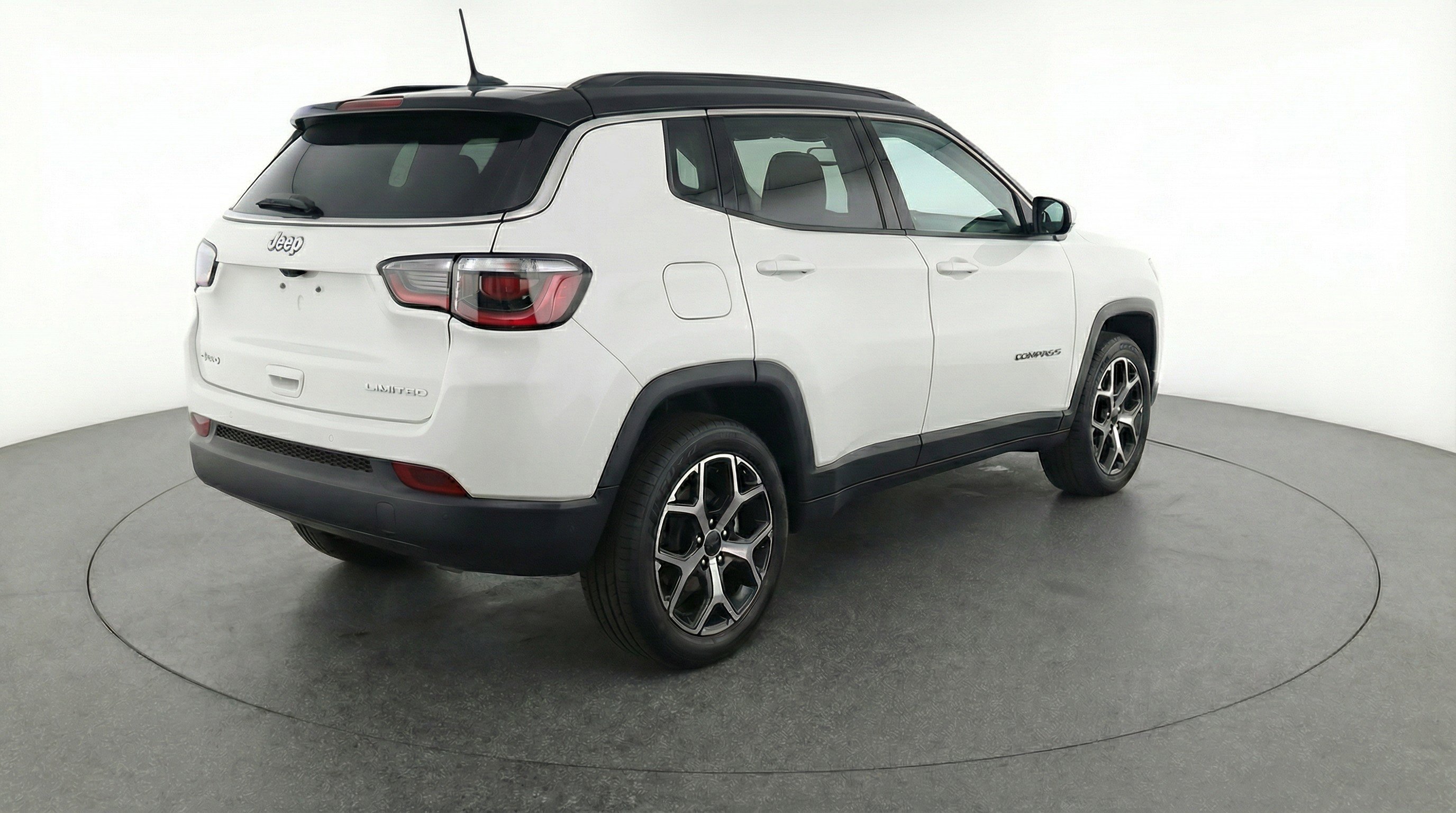 Used 2025 Jeep Compass Limited AWD/4WD image 9