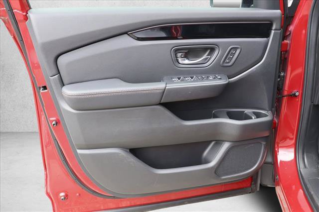 New 2025 Honda Pilot TrailSport image 12