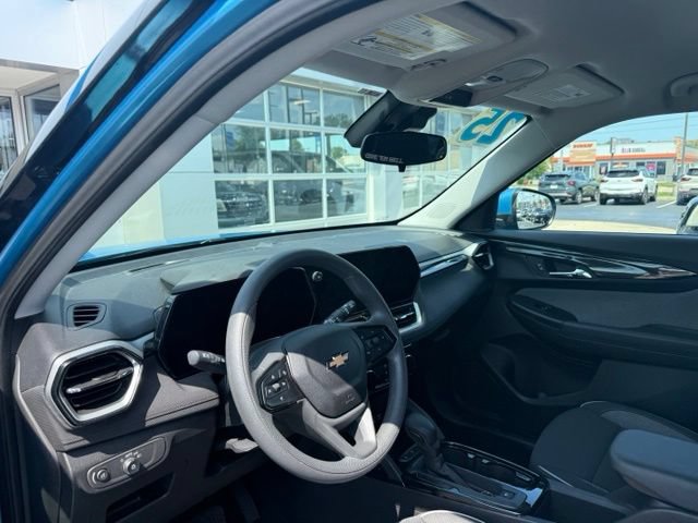 Used 2025 Chevrolet TrailBlazer LT FWD image 7