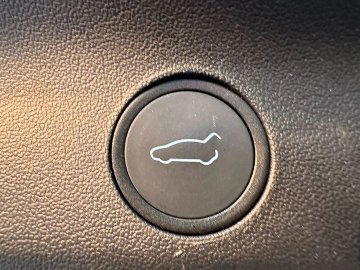Used 2023 Tesla Model Y Long Range AWD/4WD image 34