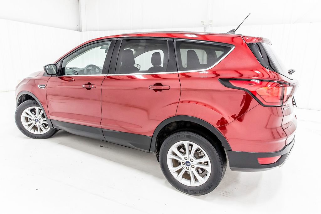 Used 2019 Ford Escape SE image 4