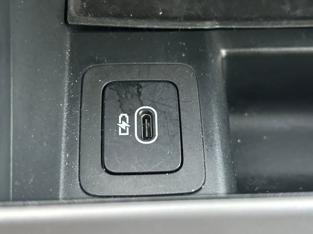 Used 2025 Land Rover Range Rover Velar Dynamic SE image 36