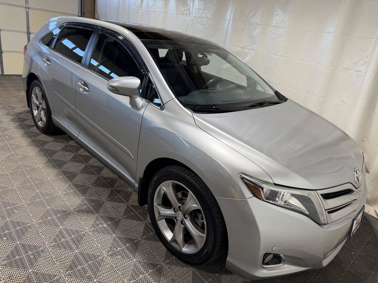 Used 2015 Toyota Venza Limited AWD/4WD image 8