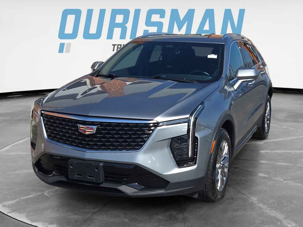 Used 2024 Cadillac XT4 Premium Luxury image 2