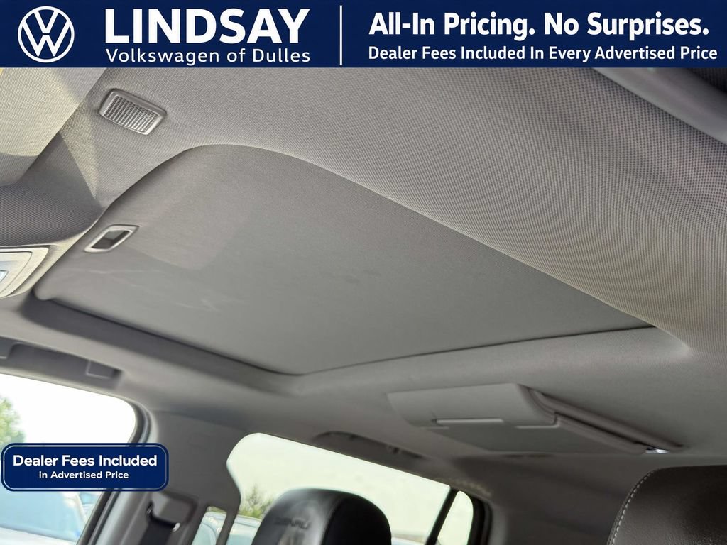 Used 2018 GMC Yukon Denali w/ Open Road Package AWD/4WD image 17