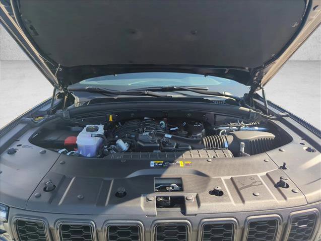 New 2025 Jeep Grand Cherokee Altitude image 15