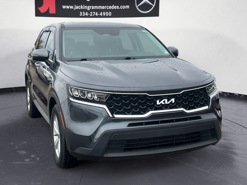 Used 2023 Kia Sorento LX image 7