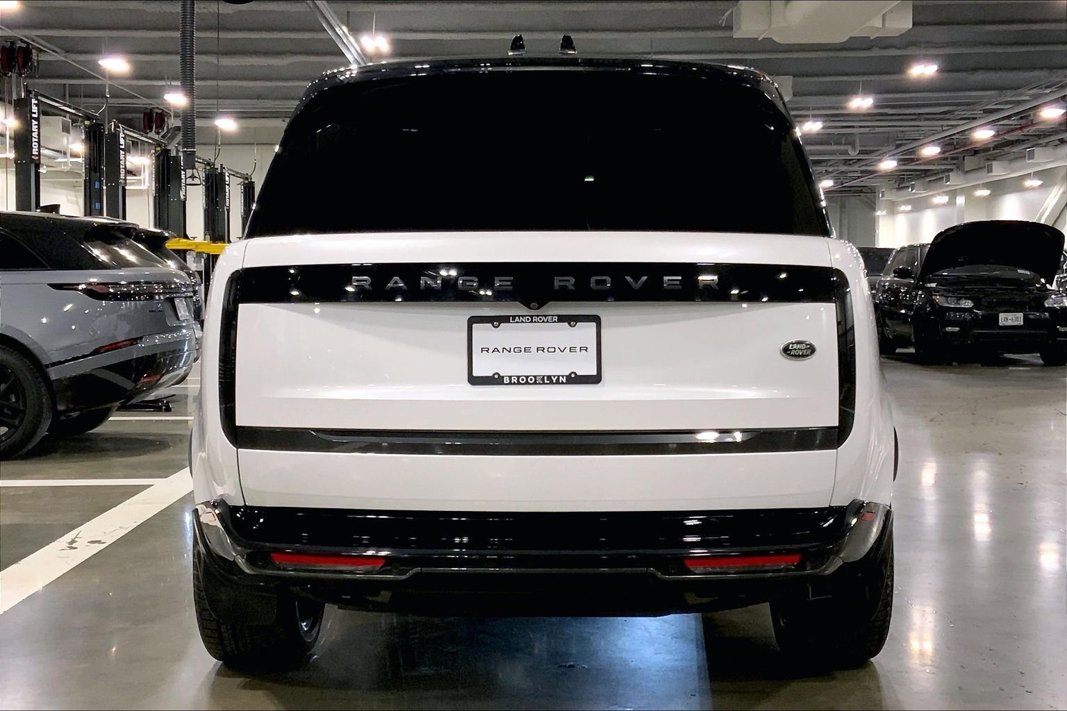 Used 2023 Land Rover Range Rover SE AWD/4WD image 4