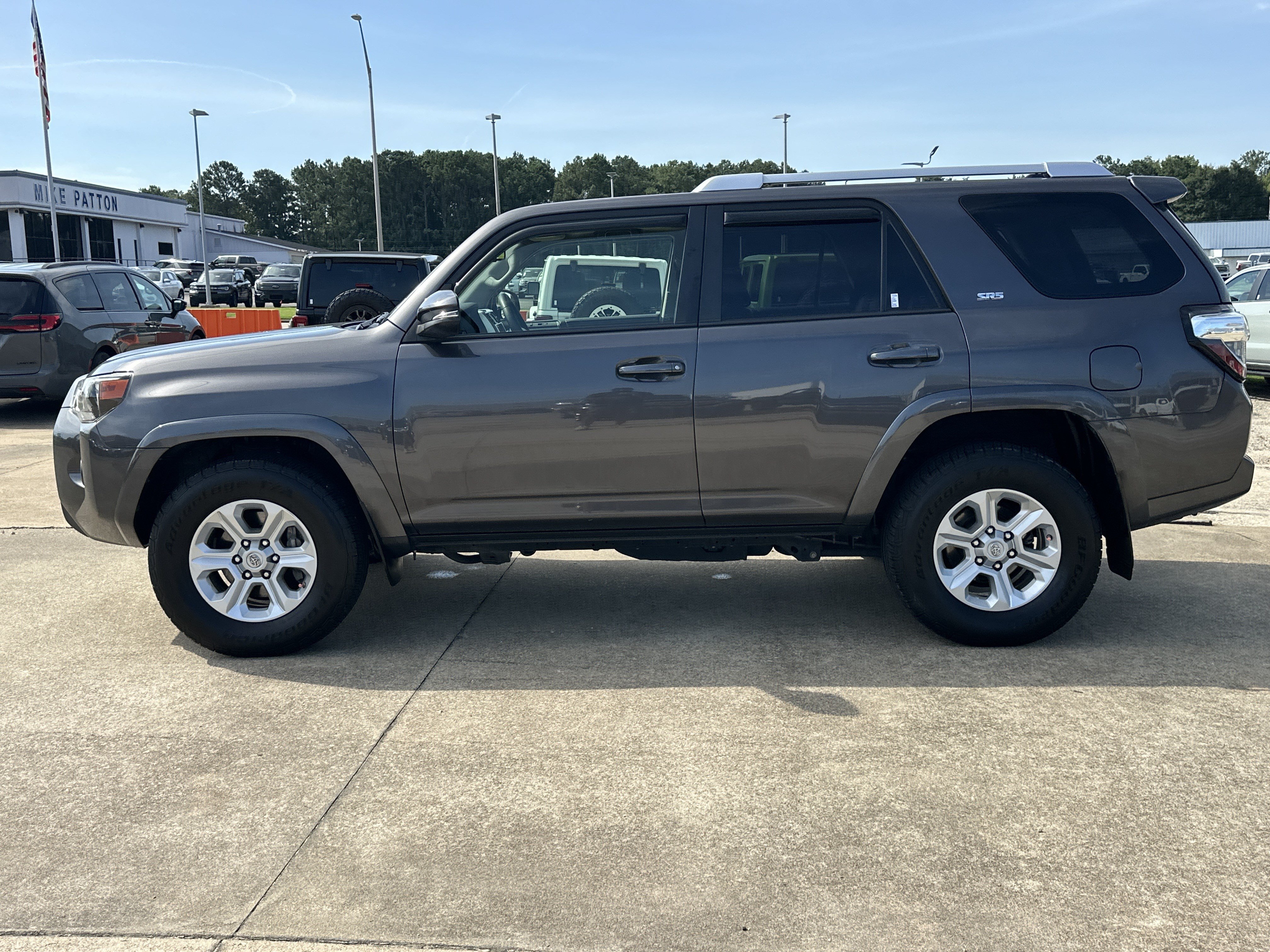 Used 2017 Toyota 4Runner SR5 Premium RWD image 9