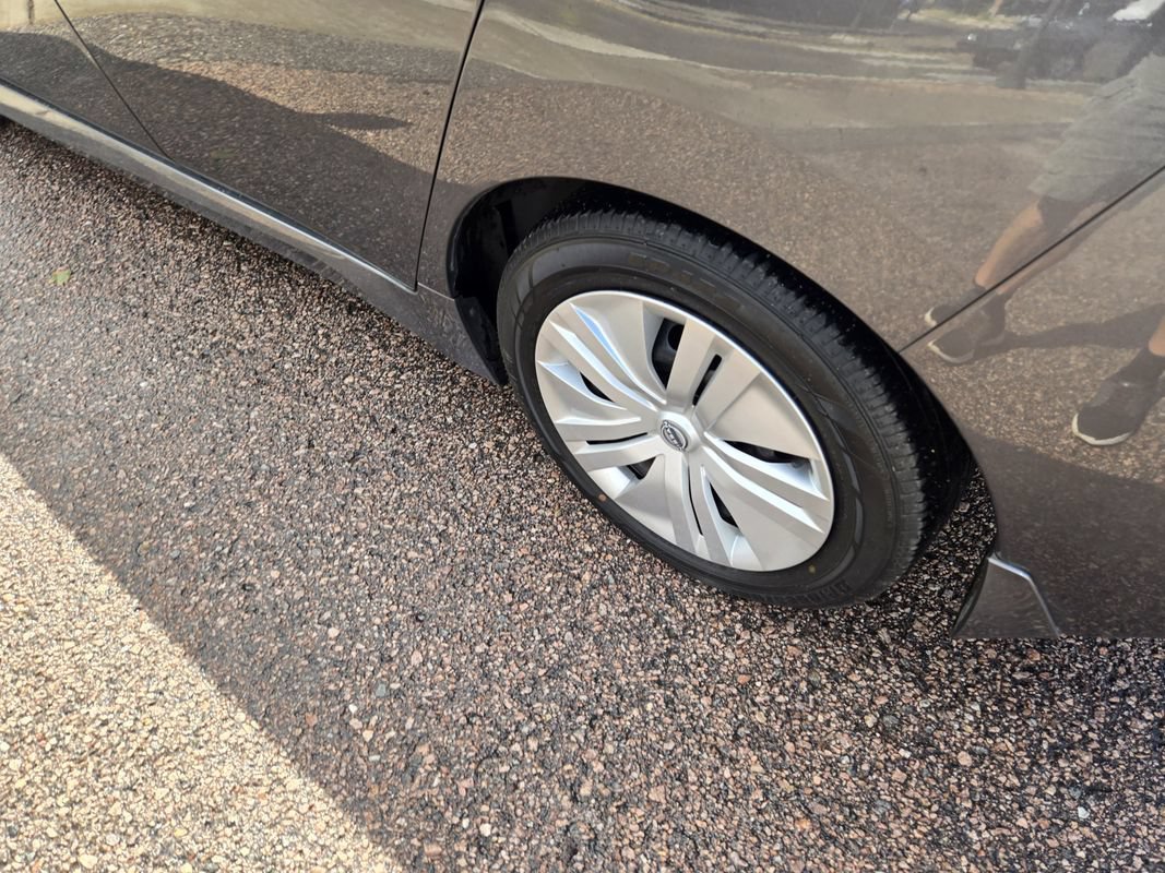 Used 2025 Nissan Leaf S FWD image 8